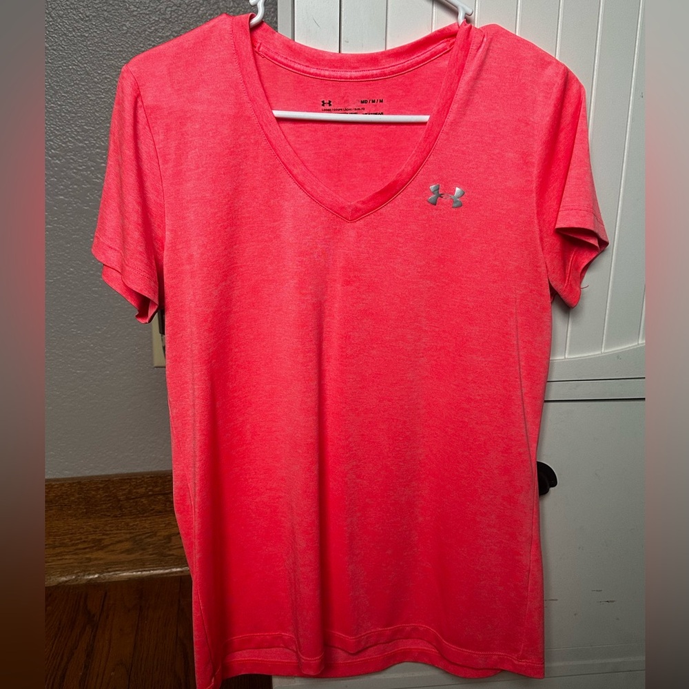 Under Armour t shirt.